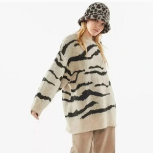 Anthropologie Urban Outfitters Pearl Zebra Print Intarsia Knit Tunic Sweater(S)
